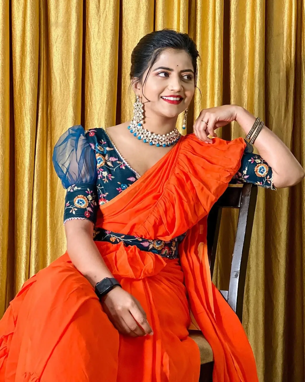 INDIAN TV ACTRESS SHIVA JYOTHI STILLS IN TRADITIONAL ORANGE SAREE 6